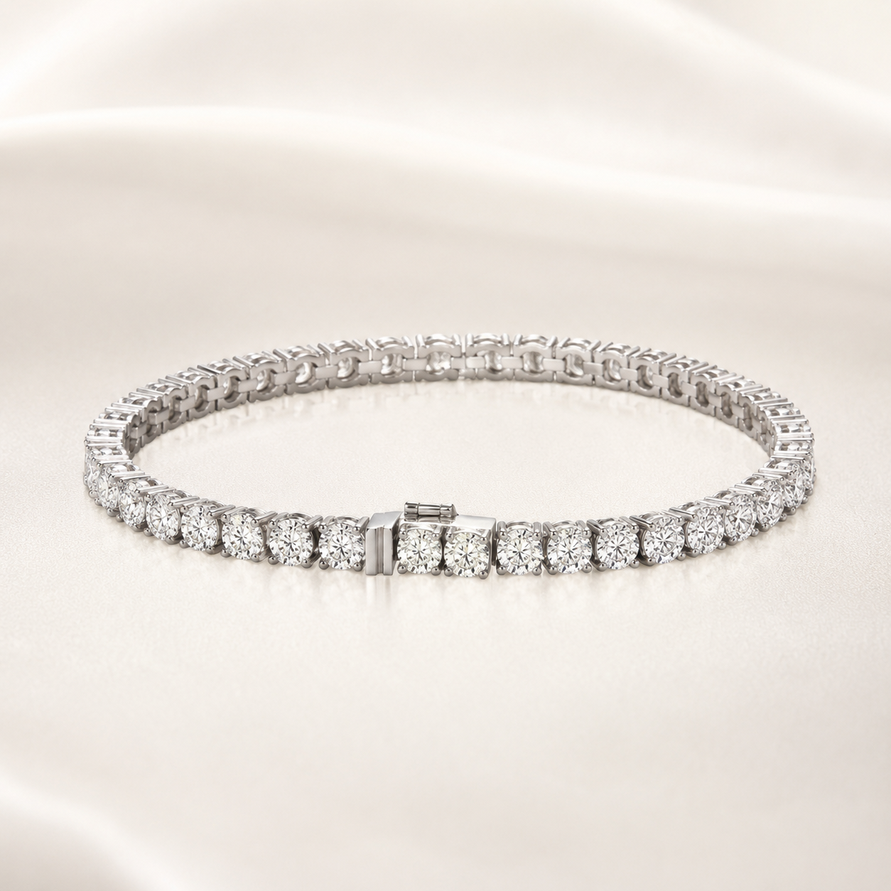 Elmivra round lab-grown diamond tennis bracelet in 18K white gold main view