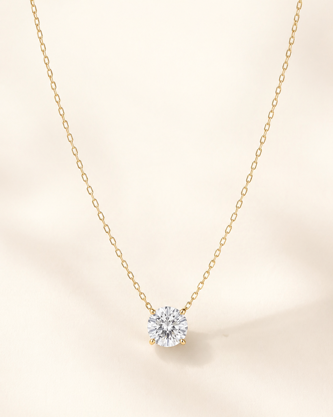 Elmivra Lumière Solitaire 1 carat round lab-grown diamond necklace in 18K yellow gold