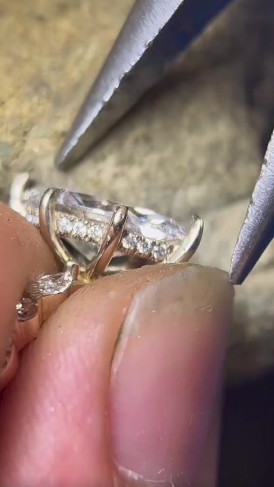 Start with a certified lab-grown diamond, then watch the setting come to life. ✨